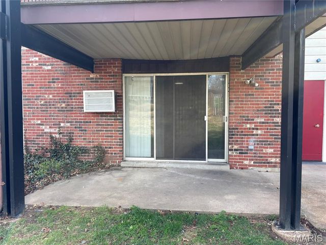 8729 Sieloff Drive C, St Louis, MO 63042