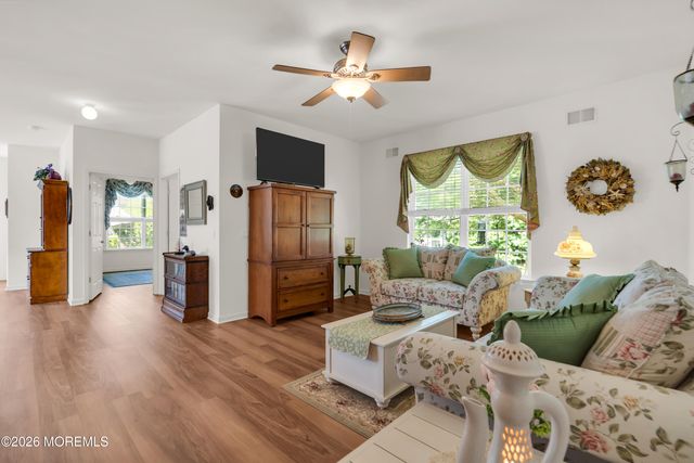 8 Fennel Court, Whiting, NJ 08759
