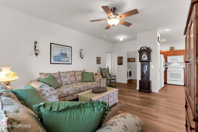 8 Fennel Court, Whiting, NJ 08759