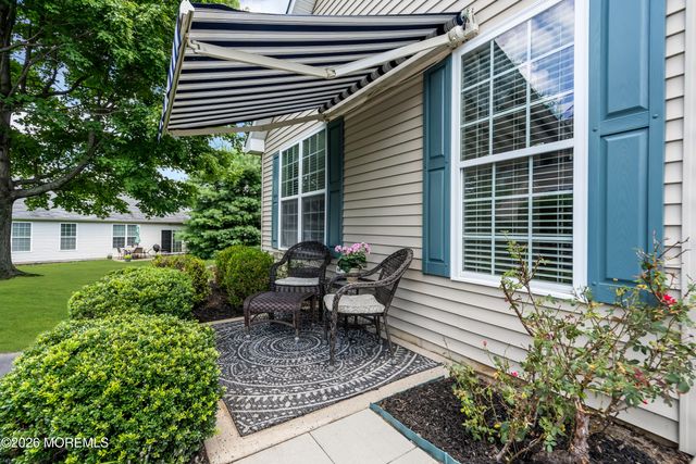 8 Fennel Court, Whiting, NJ 08759