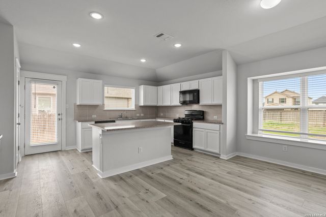 4837 PARK GLN, Marion, TX 78124