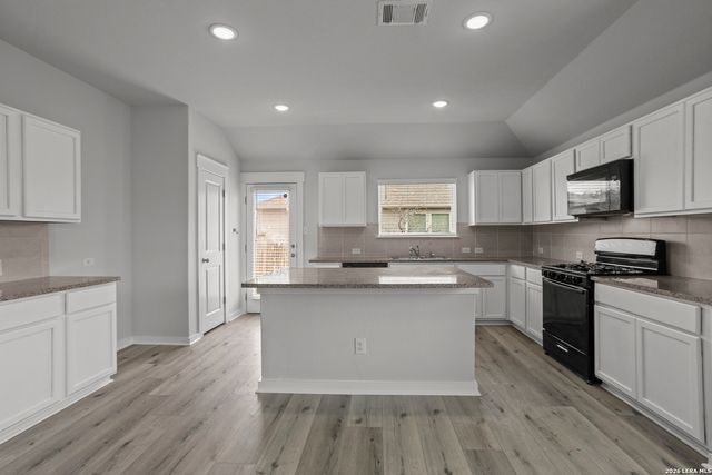 4837 PARK GLN, Marion, TX 78124