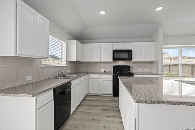 4837 PARK GLN, Marion, TX 78124