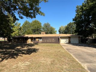 908 SW 21st Street, Wagoner, OK 74467