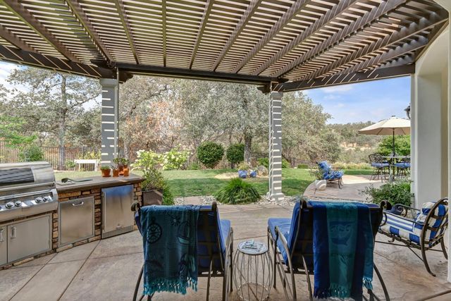630 Lakeridge Dr, Auburn, CA 95603