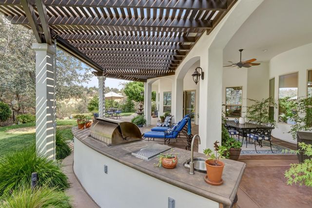 630 Lakeridge Dr, Auburn, CA 95603