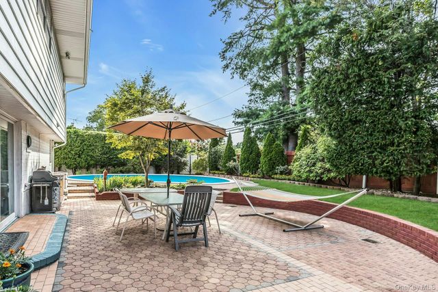 53 Hightop Lane, Jericho, NY 11753