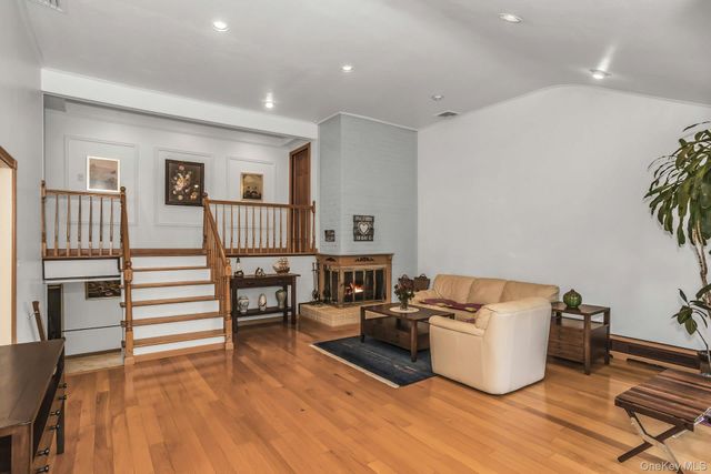 53 Hightop Lane, Jericho, NY 11753