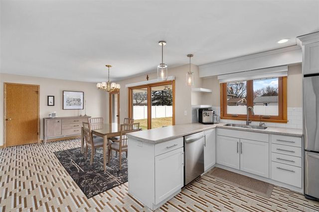 703 E Grant Avenue, Eau Claire, WI 54701