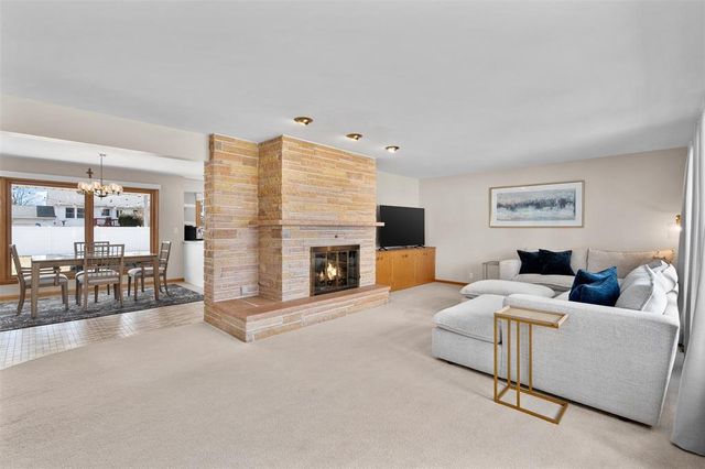 703 E Grant Avenue, Eau Claire, WI 54701