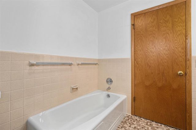 703 E Grant Avenue, Eau Claire, WI 54701