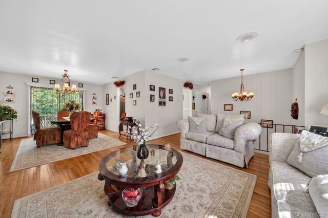 16 Woodward Road, Slate Hill, NY 10973
