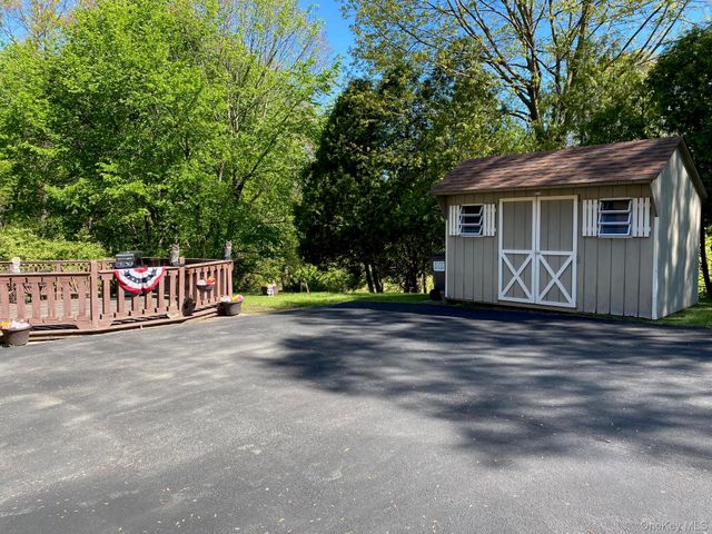 16 Woodward Road, Slate Hill, NY 10973