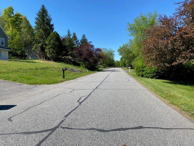 16 Woodward Road, Slate Hill, NY 10973