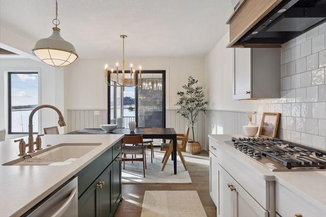 9575 Eagle Ridge Road, Chanhassen, MN 55317