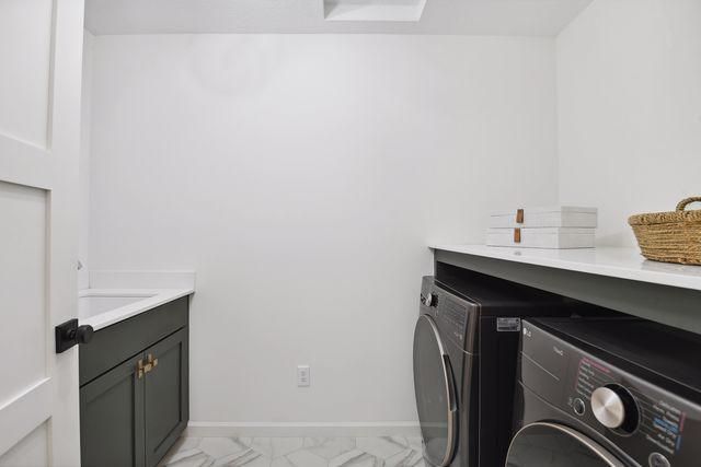 9575 Eagle Ridge Road, Chanhassen, MN 55317