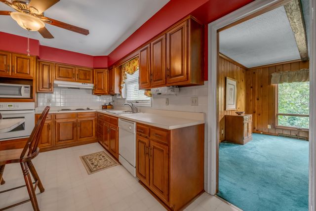 1011 Castleton Way, Lexington, KY 40517