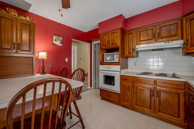 1011 Castleton Way, Lexington, KY 40517