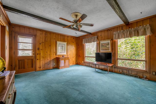 1011 Castleton Way, Lexington, KY 40517