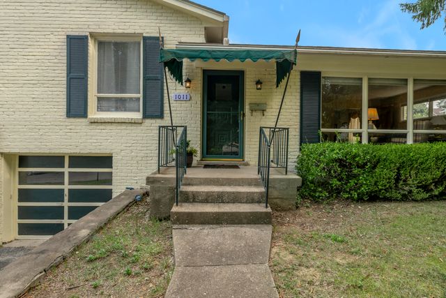 1011 Castleton Way, Lexington, KY 40517