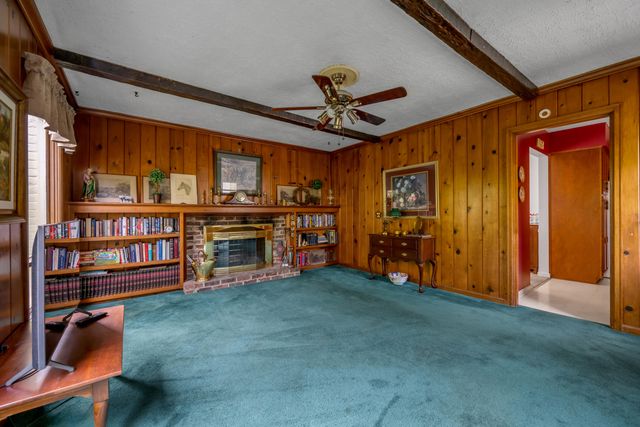 1011 Castleton Way, Lexington, KY 40517