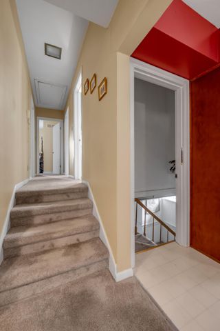 1011 Castleton Way, Lexington, KY 40517