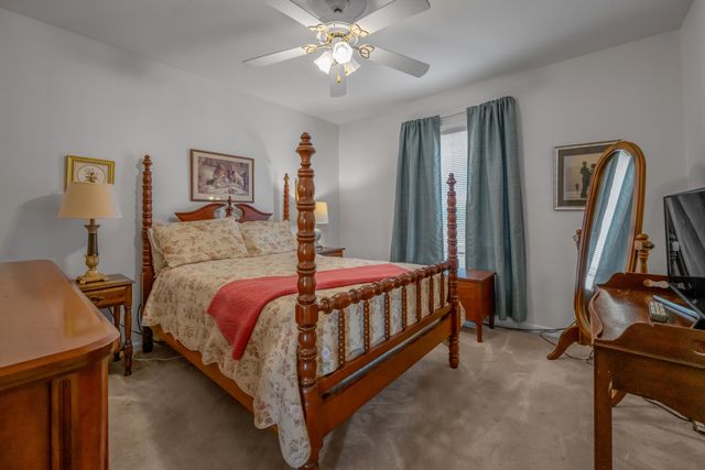 1011 Castleton Way, Lexington, KY 40517