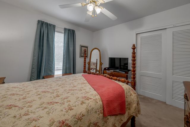 1011 Castleton Way, Lexington, KY 40517