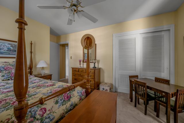 1011 Castleton Way, Lexington, KY 40517