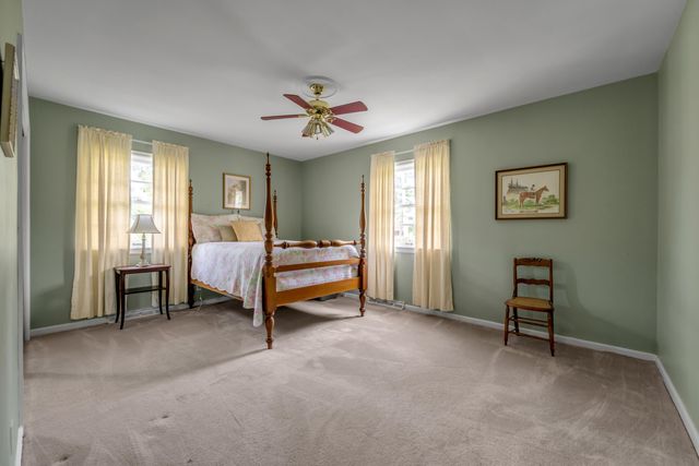 1011 Castleton Way, Lexington, KY 40517