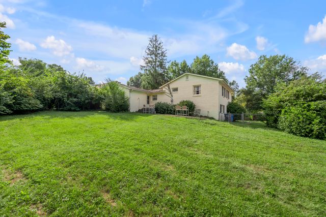1011 Castleton Way, Lexington, KY 40517