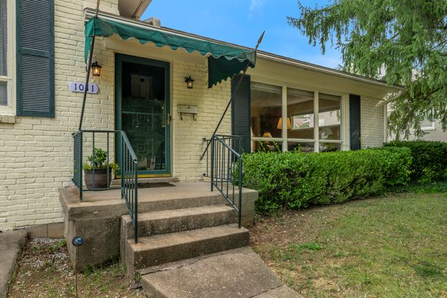 1011 Castleton Way, Lexington, KY 40517