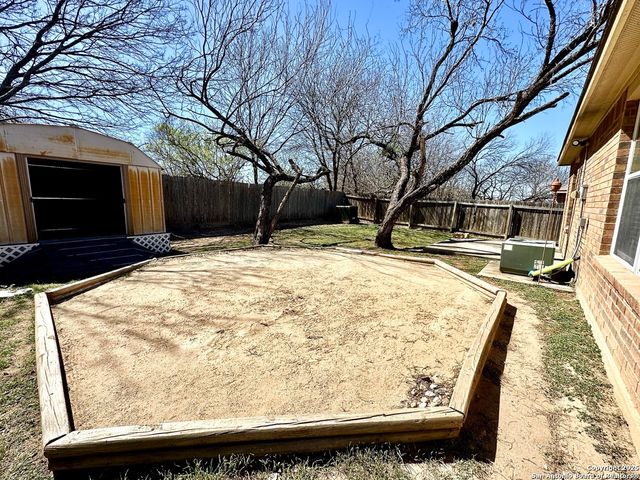 10726 S Shaenridge, San Antonio, TX 78254