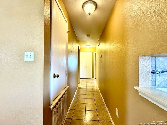 10726 S Shaenridge, San Antonio, TX 78254