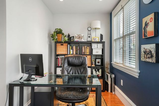 15 Howell St 1, Boston, MA 02125