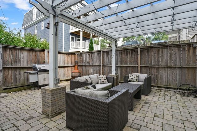 15 Howell St 1, Boston, MA 02125
