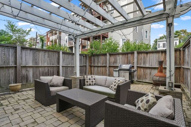 15 Howell St 1, Boston, MA 02125