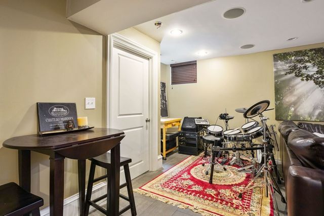 15 Howell St 1, Boston, MA 02125