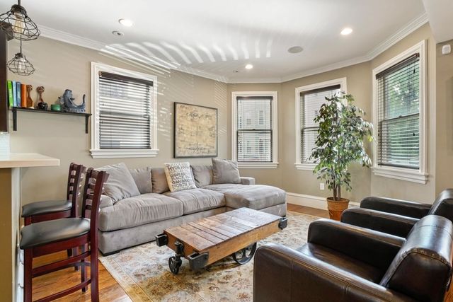 15 Howell St 1, Boston, MA 02125