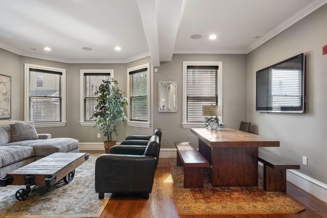 15 Howell St 1, Boston, MA 02125