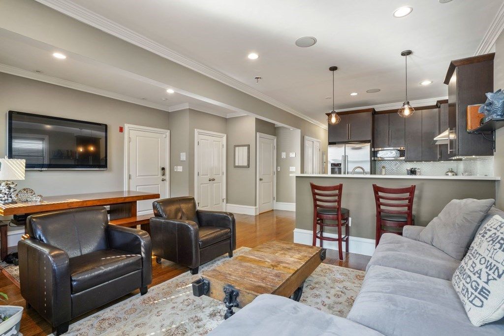 15 Howell St 1, Boston, MA 02125