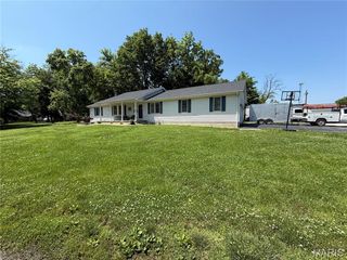 506 W Saint Clair Street, Freeburg, IL 62243