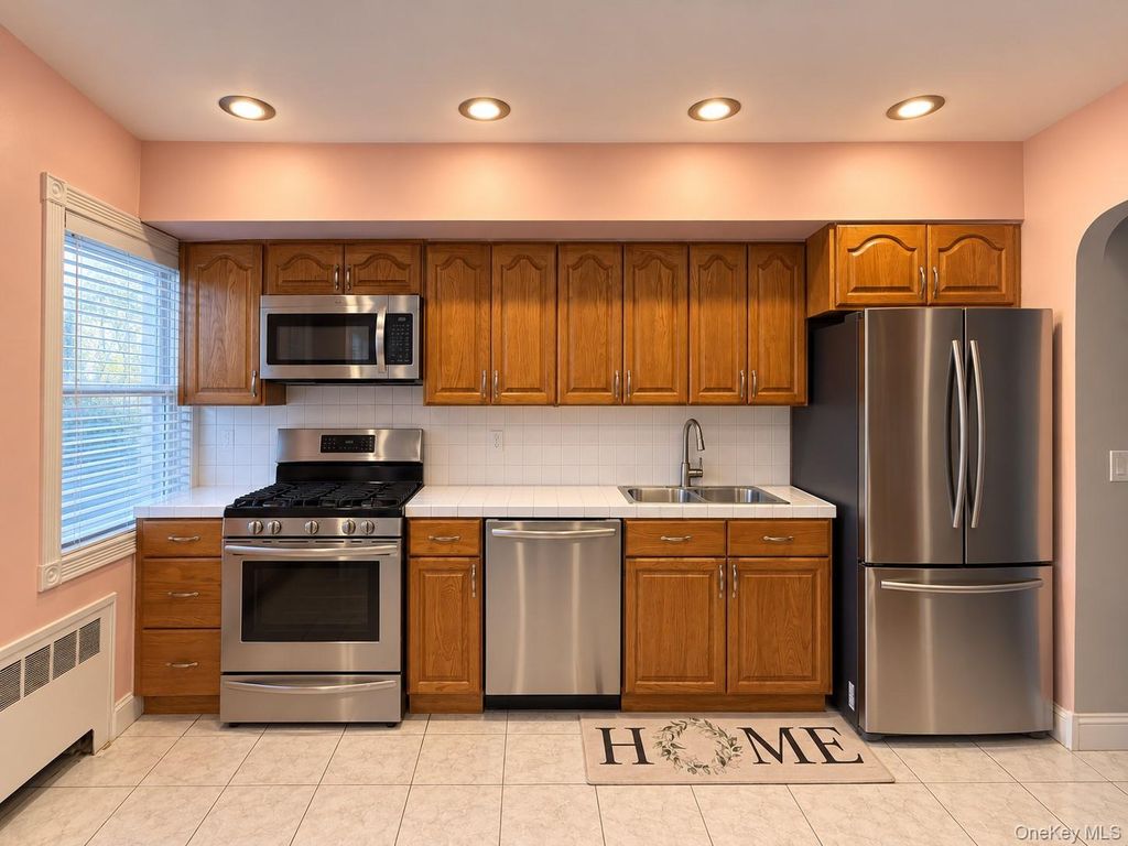 1660 Jarvis Avenue, Bronx, NY 10461 — photo 3