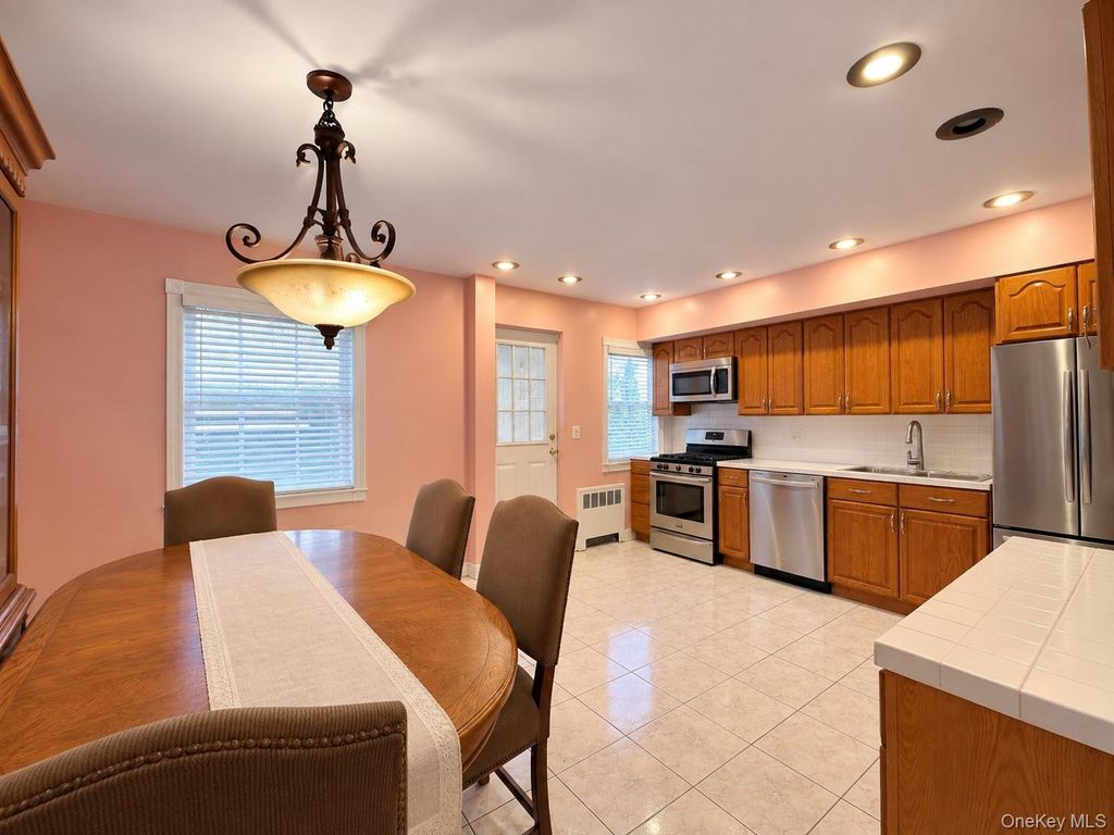 1660 Jarvis Avenue, Bronx, NY 10461 — photo 4
