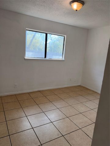 5213 Village PATH, Austin, TX 78744