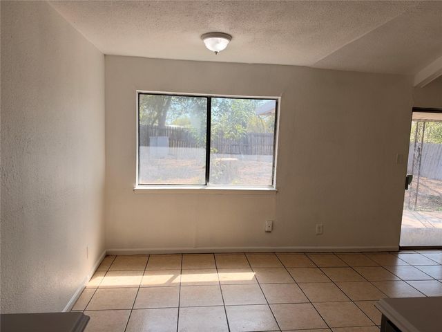 5213 Village PATH, Austin, TX 78744