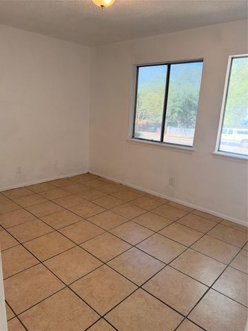 5213 Village PATH, Austin, TX 78744