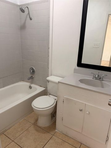 5213 Village PATH, Austin, TX 78744
