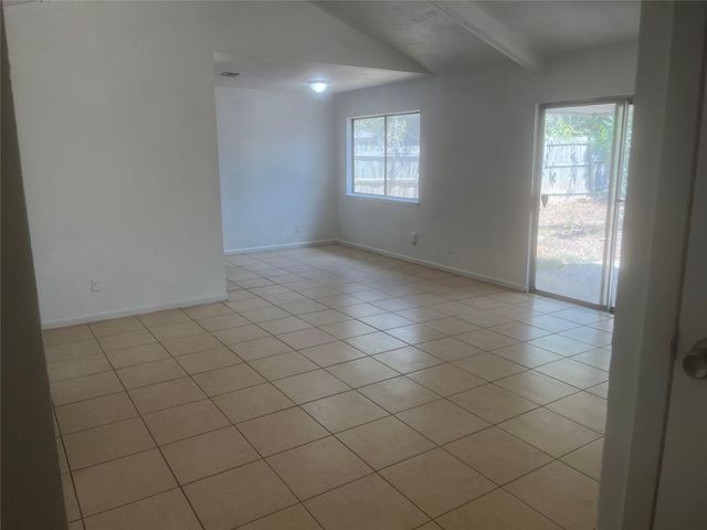 5213 Village PATH, Austin, TX 78744