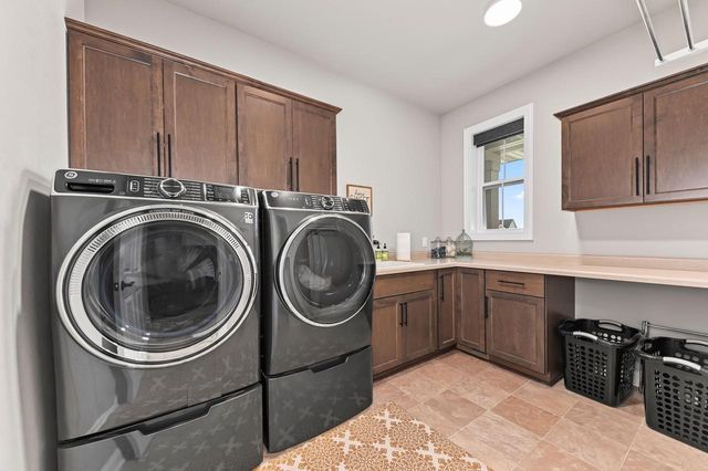 N56W27213 Crispin COURT, Lisbon, WI 53089